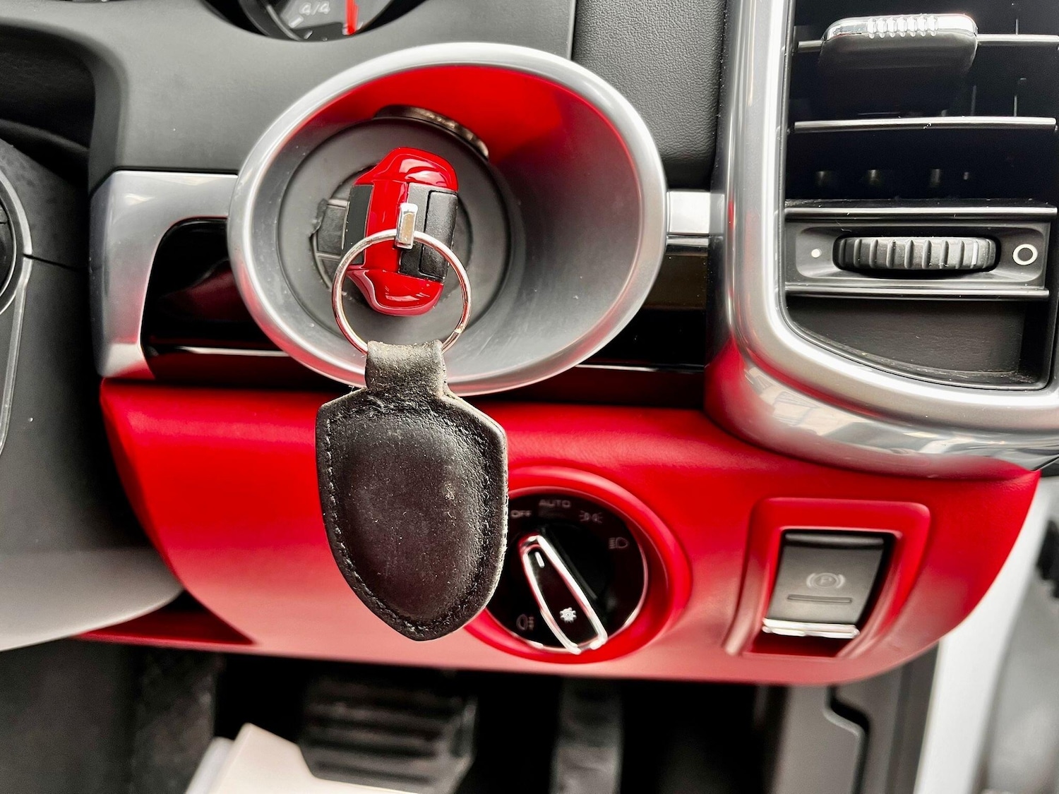 Used Porsche Cayenne 2014 for sale - 77331215: Photo 80