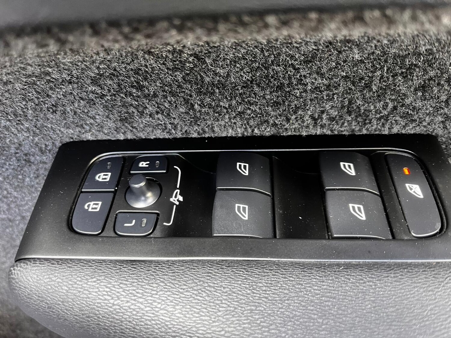 Used Volvo XC40 2021 for sale - 76032376: Photo 29