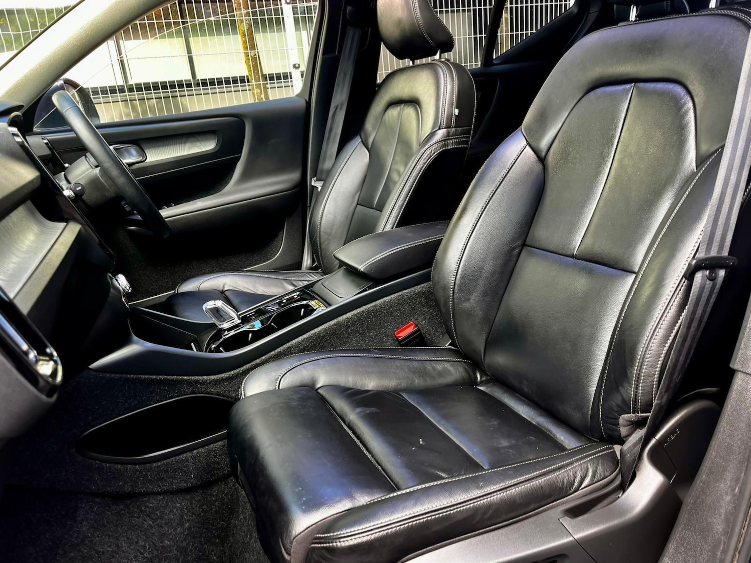 Used Volvo XC40 2021 for sale - 76032376: Photo 43