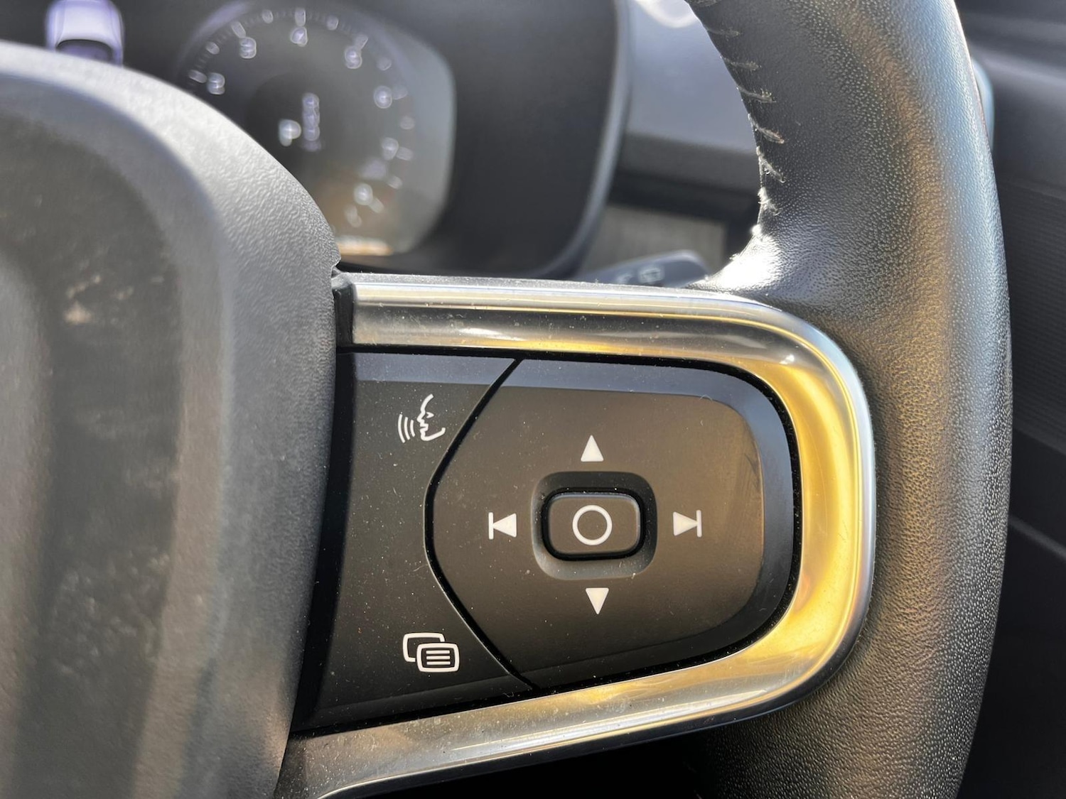 Used Volvo XC40 for sale - 77279935: Photo 21