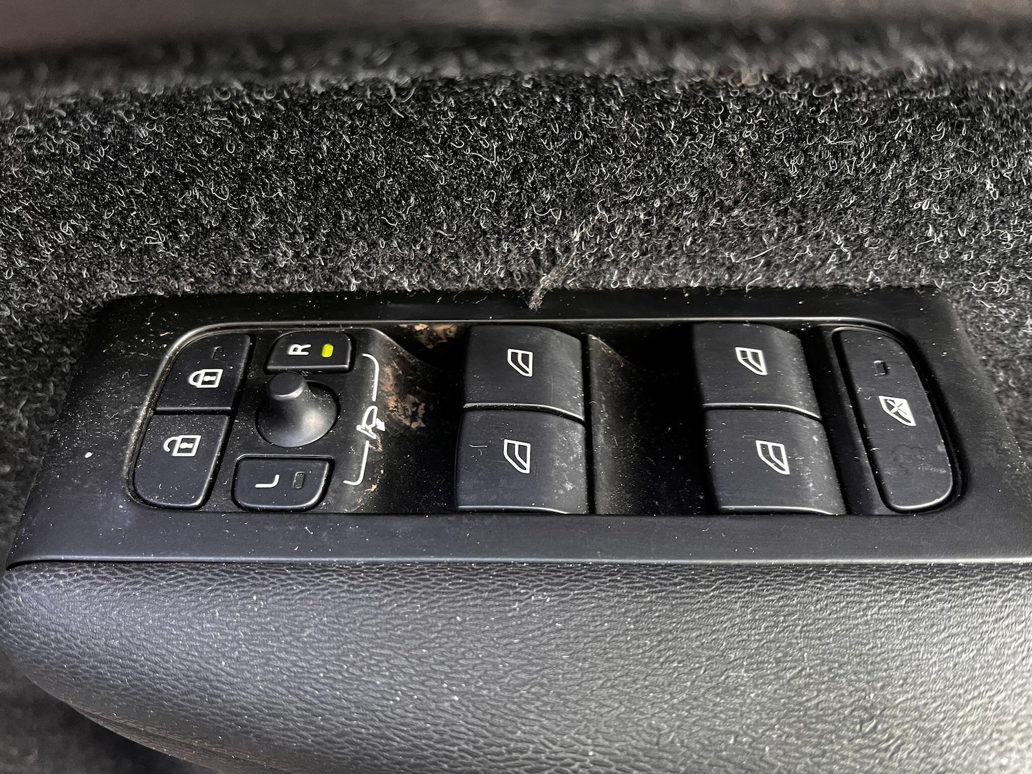 Used Volvo XC40 for sale - 77279935: Photo 25