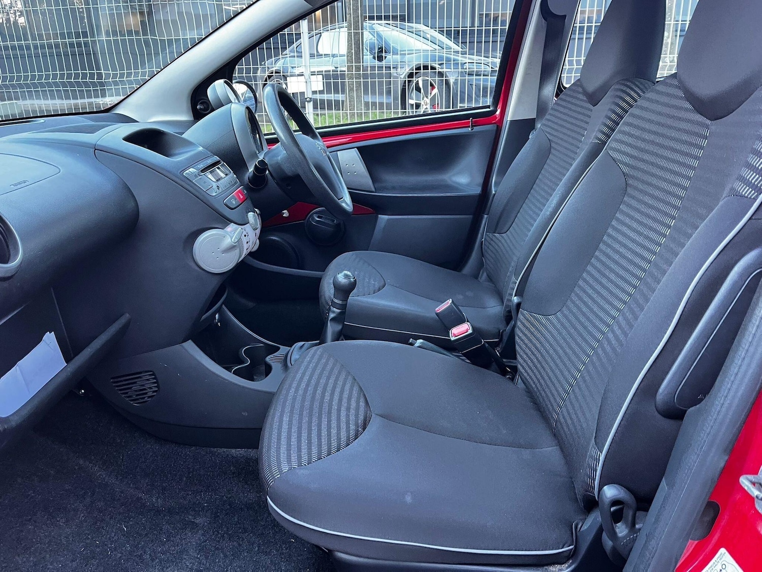 Used Peugeot 107 2014 for sale - 76976075: Photo 30