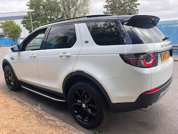 Used Land Rover Discovery Sport 2017 for sale - 79456462: Photo
