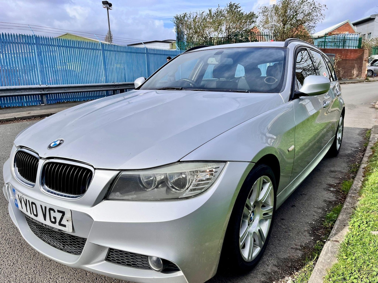 Used BMW 3 Series 2010 for sale - 77883114: Photo 3