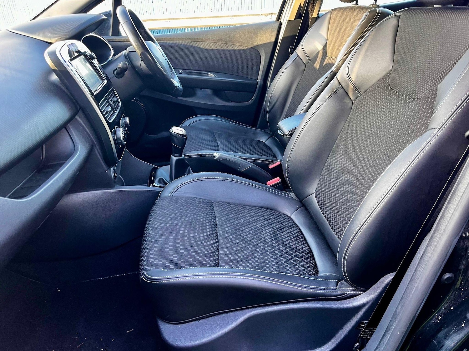 Used Renault Clio 2017 for sale - 77130754: Photo 43