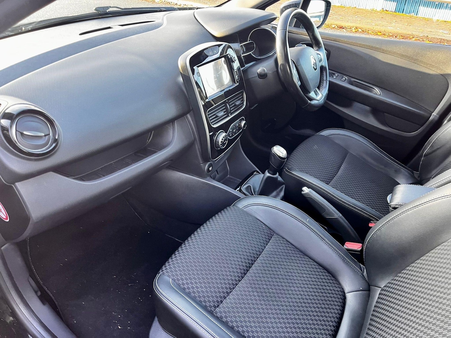 Used Renault Clio 2017 for sale - 77130754: Photo 44