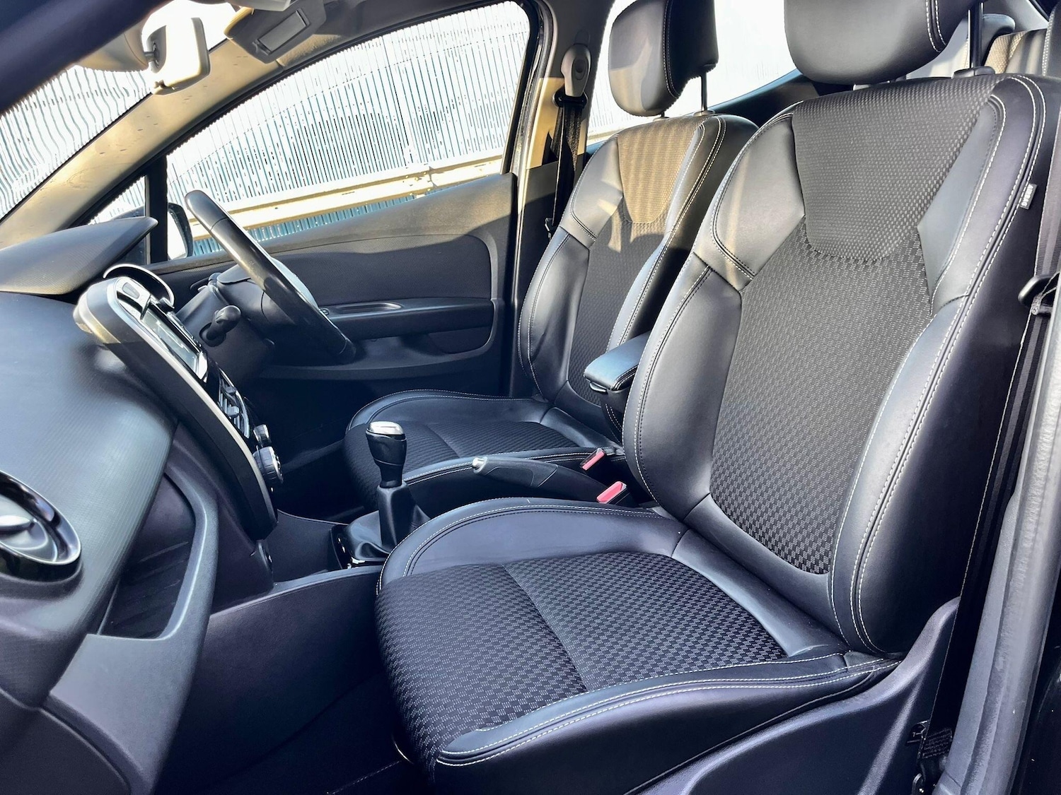 Used Renault Clio 2017 for sale - 77130754: Photo 46