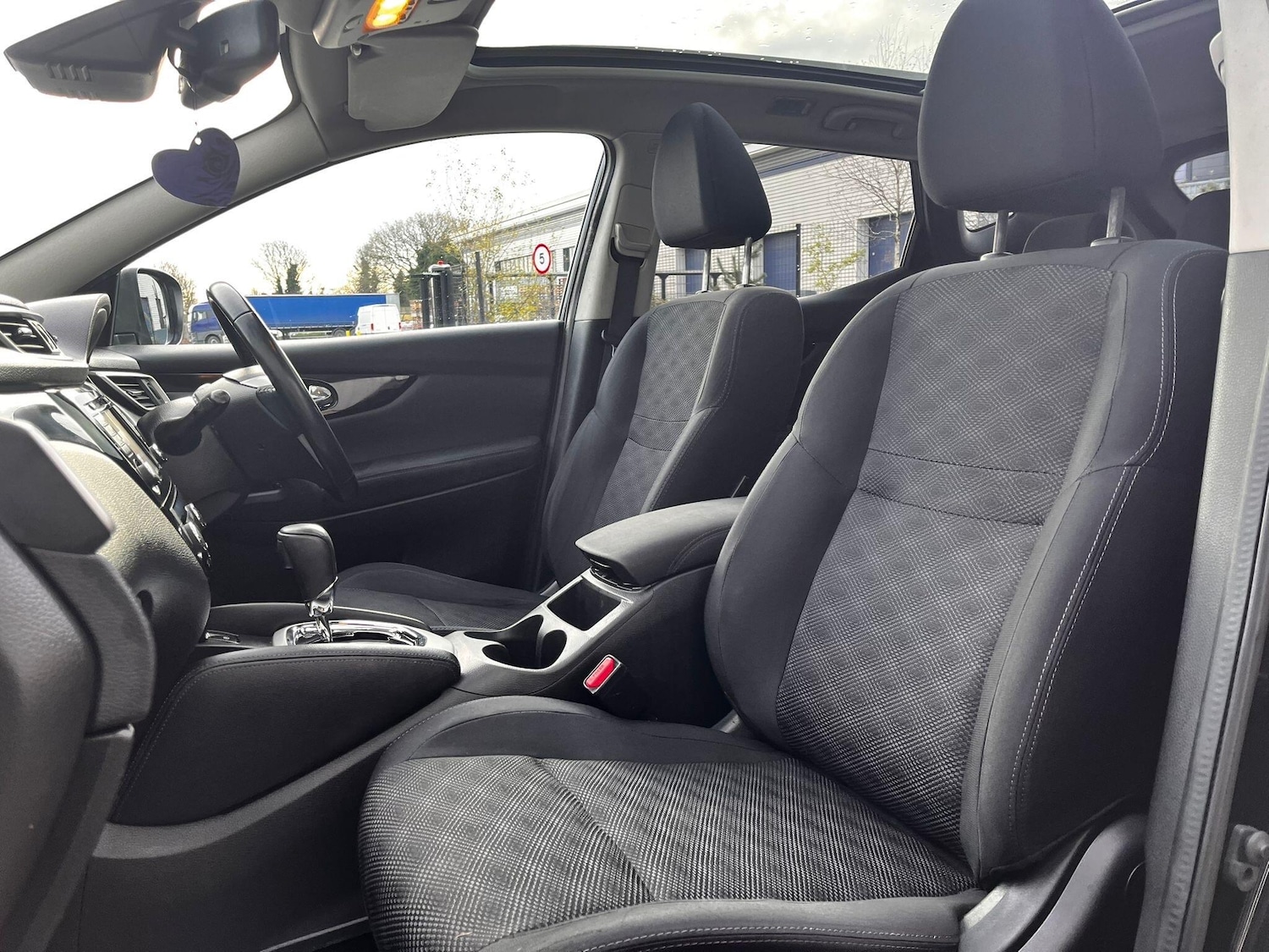 Used Nissan Qashqai 2016 for sale - 77131623: Photo 57