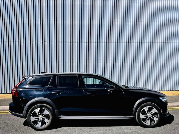 Used Volvo V60 Cross Country 2021 for sale - 74679030: Photo 10