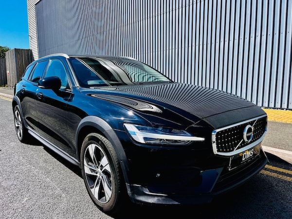 Used Volvo V60 Cross Country 2021 for sale - 74679030: Photo 1