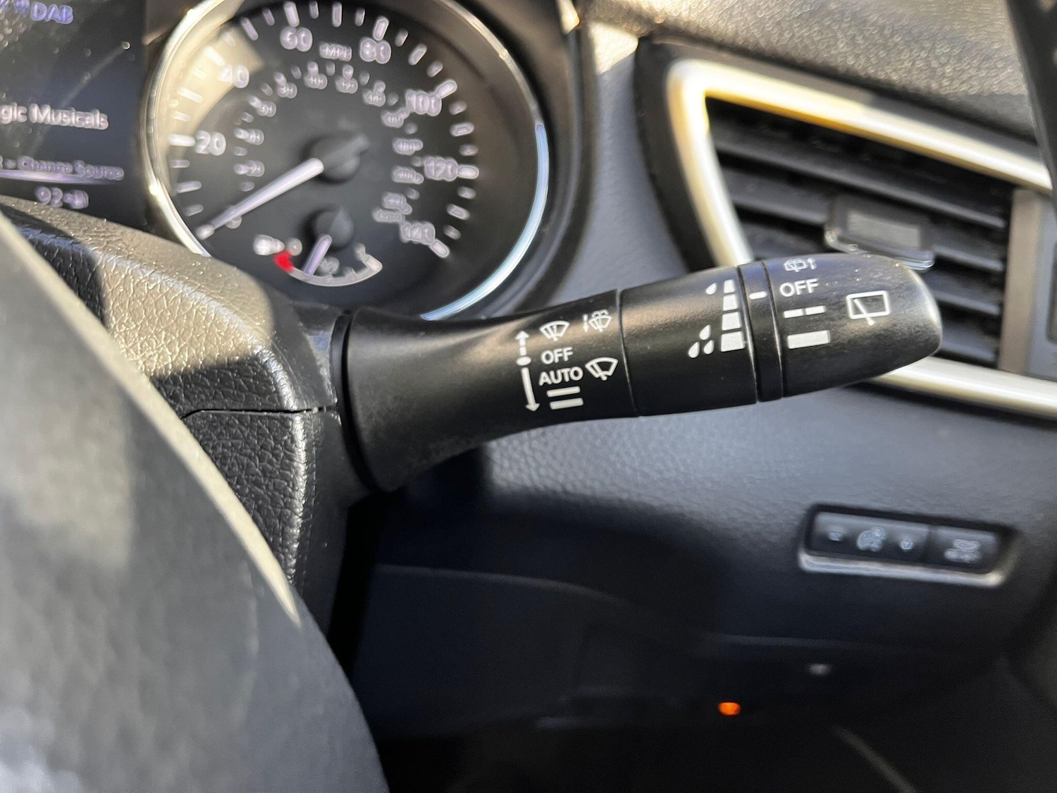 Used Nissan Qashqai 2016 for sale - 76824860: Photo 28