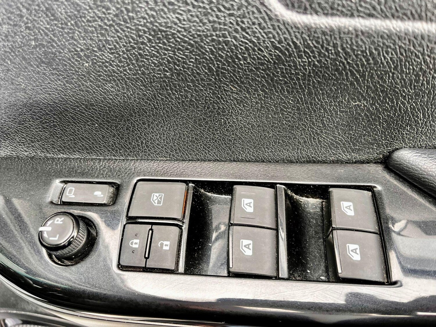 Used Toyota Hilux for sale - 77924991: Photo 21