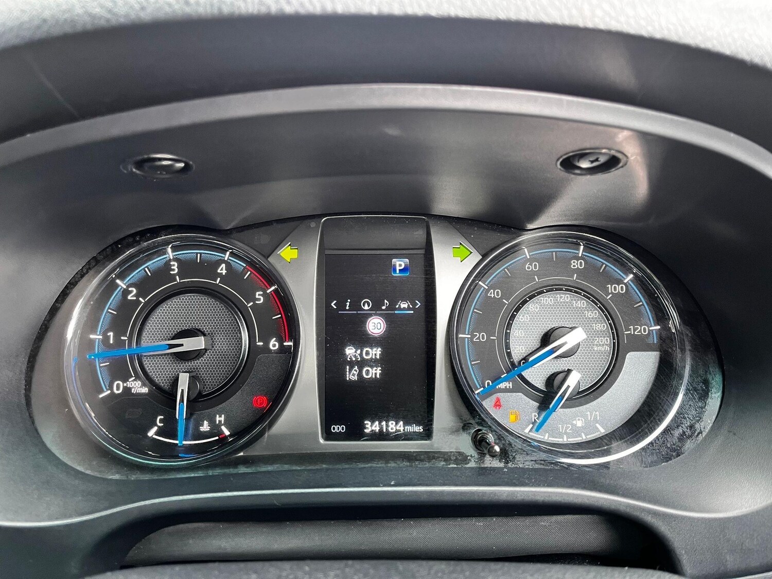 Used Toyota Hilux for sale - 77924991: Photo 31