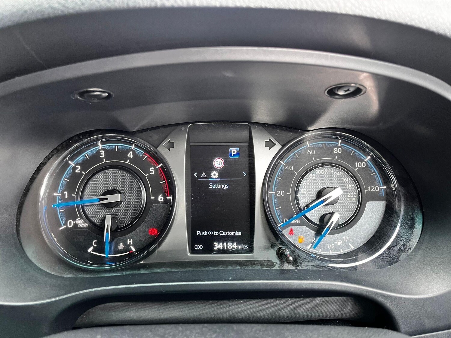 Used Toyota Hilux for sale - 77924991: Photo 35