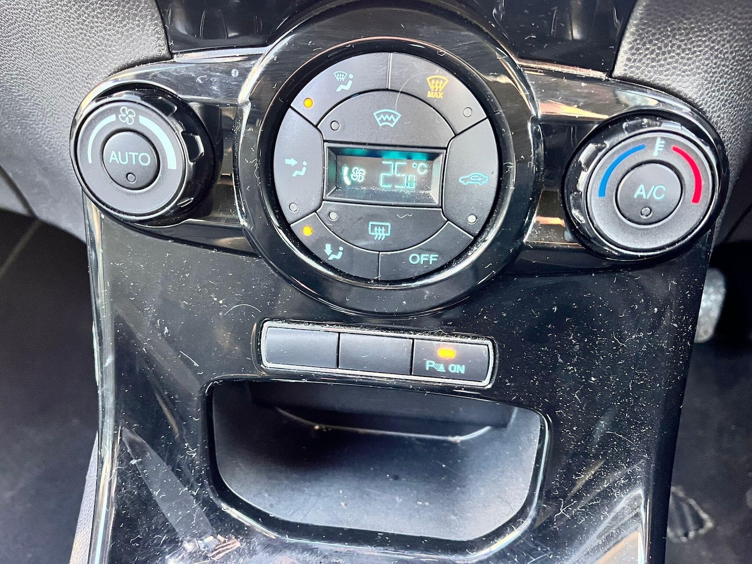 Used Ford Fiesta 2015 for sale - 77783349: Photo 52