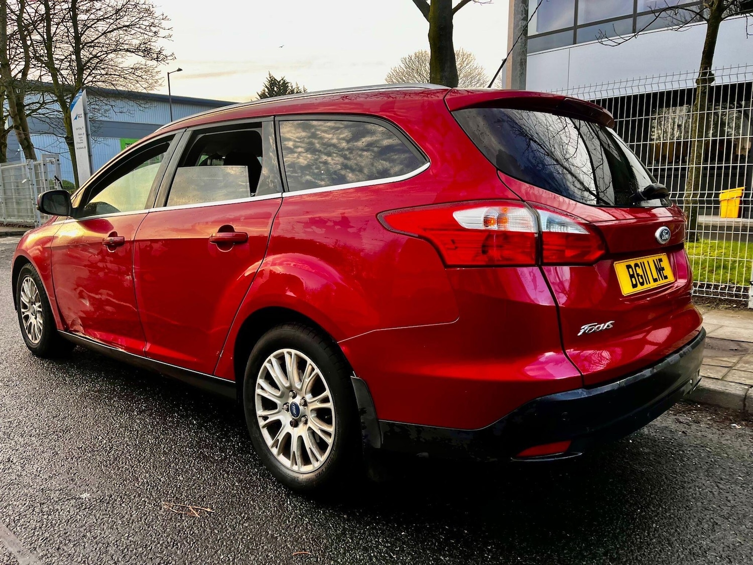 Used Ford Focus 2011 for sale - 76976539: Photo 4