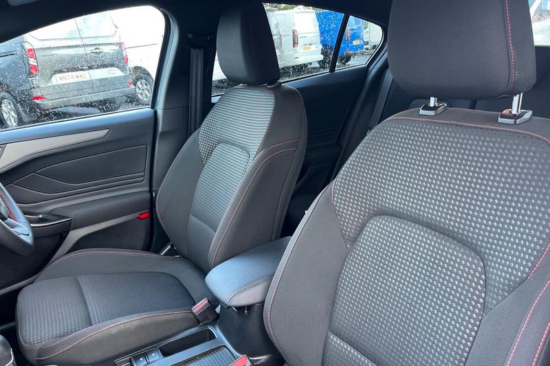 Used Ford Focus 2022 for sale - 75985230: Photo 19