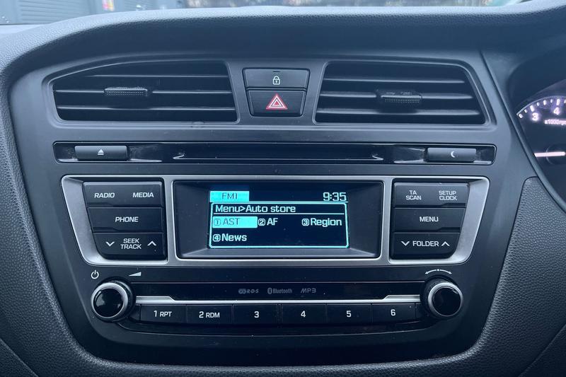 Used Hyundai i20 2018 for sale - 77036939: Photo 34