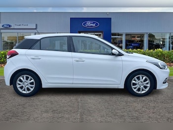 Used Hyundai i20 2018 for sale - 77036939: Photo