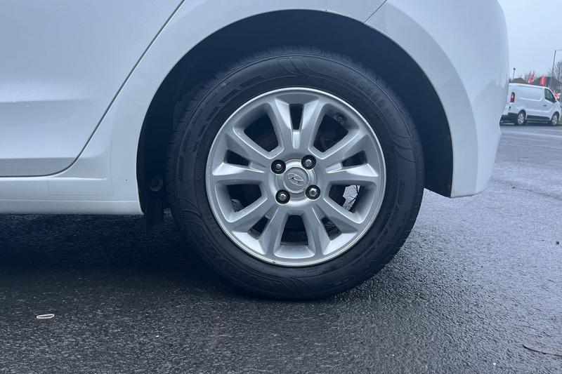 Used Hyundai i20 2018 for sale - 77036939: Photo 8