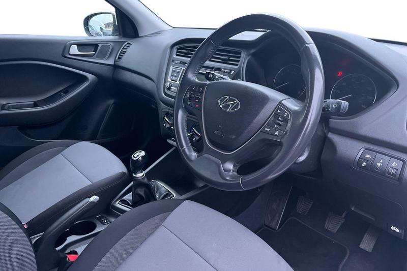 Used Hyundai i20 2018 for sale - 77036939: Photo 9