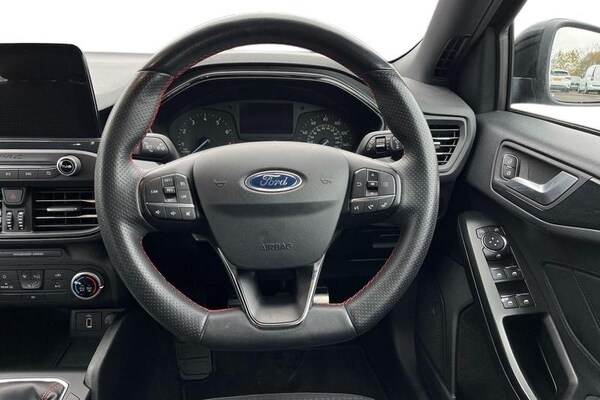 Used Ford Focus 2019 for sale - 76302729: Photo 11