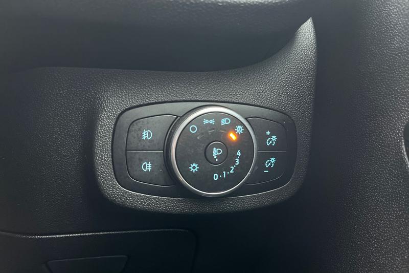 Used Ford Fiesta 2018 for sale - 77235893: Photo 30