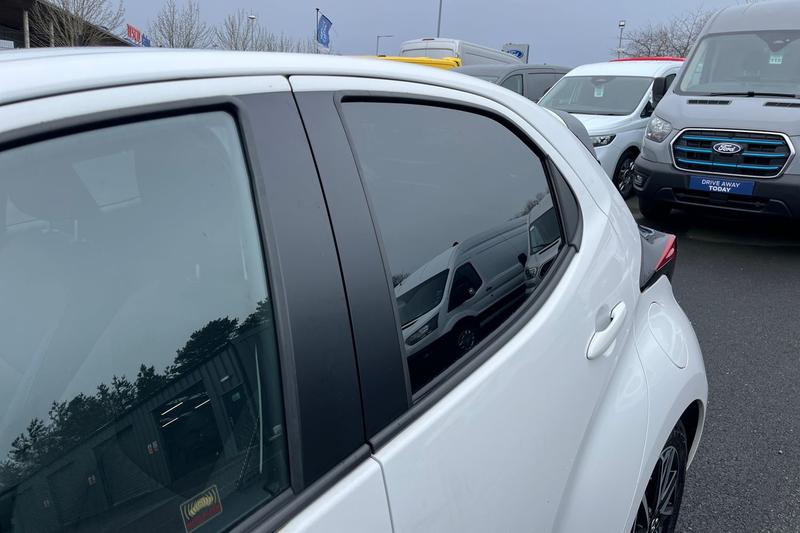 Used Toyota Yaris 2022 for sale - 77679473: Photo 24