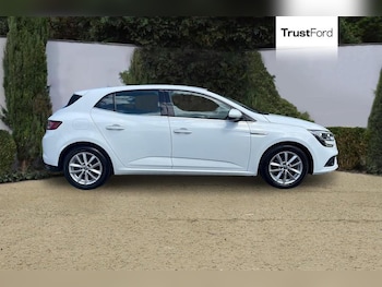 Used Renault Megane 2017 for sale - 78486745: Photo