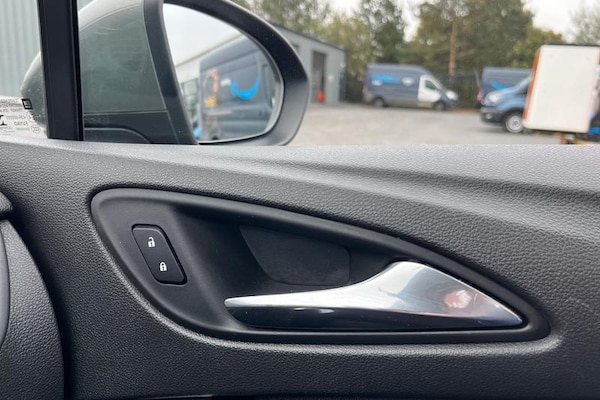 Used Vauxhall Astra 2017 for sale - 76255428: Photo 31