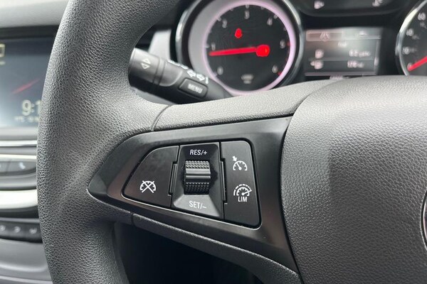 Used Vauxhall Astra 2017 for sale - 76255428: Photo 32