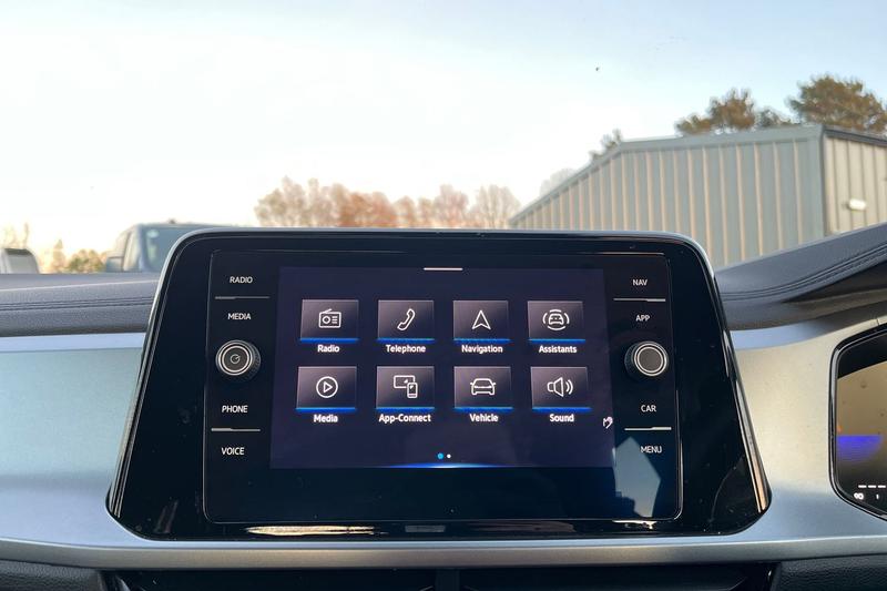 Used Volkswagen T-Roc 2022 for sale - 76703200: Photo 32