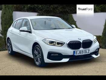 2020 - 118i Sport 5dr - FRONT AND REAR PARKING SENSORS, SAT NAV, CARPLAY - TAKE ME