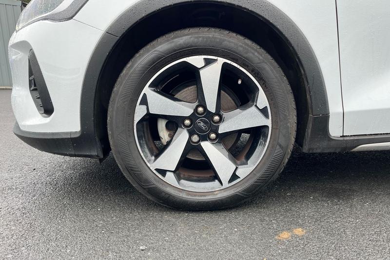Used Ford Focus 2022 for sale - 76101760: Photo 8