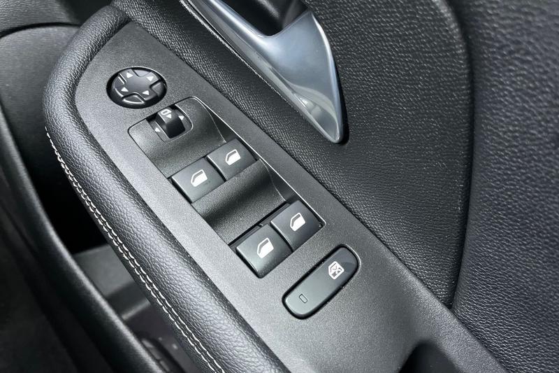 Used Vauxhall Mokka Electric 2023 for sale - 76895428: Photo 16