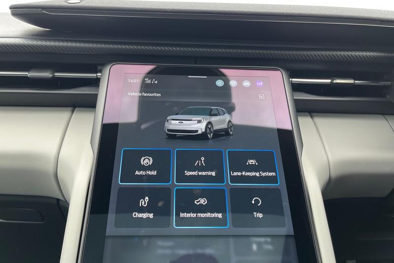 Used Ford Explorer 2025 for sale - 77918686: Photo 31