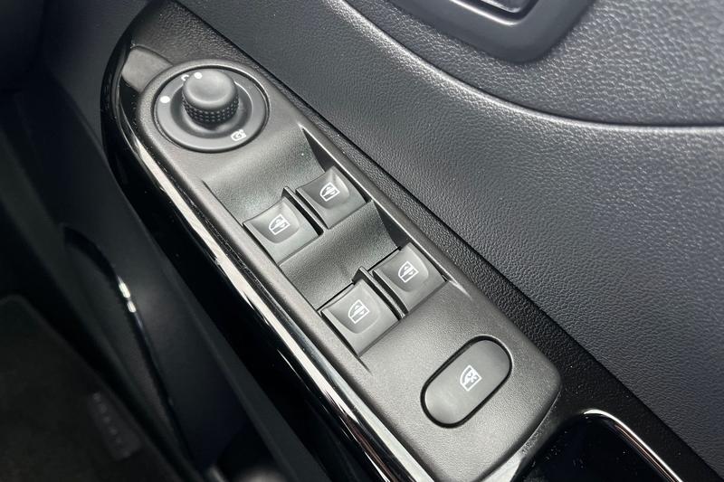 Used Renault Captur 2016 for sale - 77755021: Photo 16