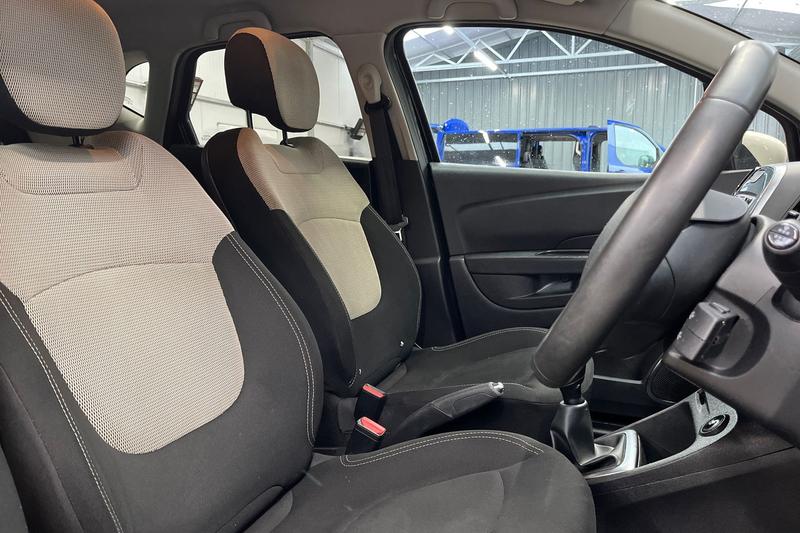 Used Renault Captur 2018 for sale - 76162111: Photo 17