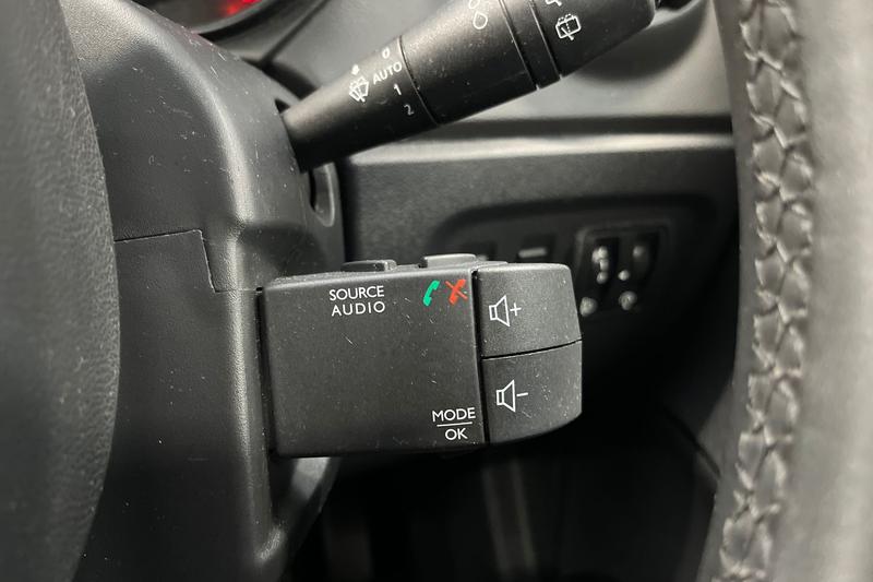 Used Renault Captur 2018 for sale - 76162111: Photo 30