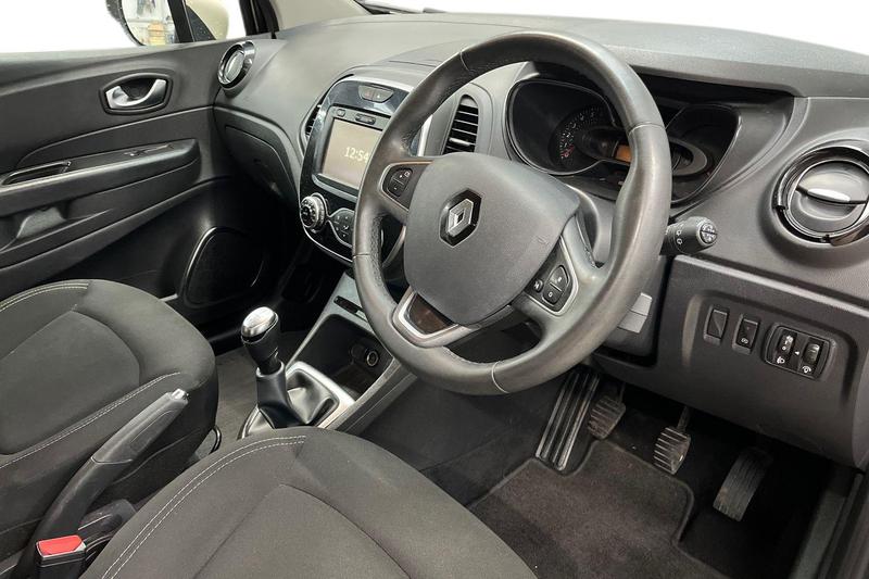 Used Renault Captur 2018 for sale - 76162111: Photo 9