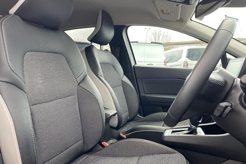 Used Renault Captur 2023 for sale - 77804496: Photo 17