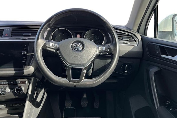 Used Volkswagen Tiguan 2018 for sale - 76104794: Photo 11