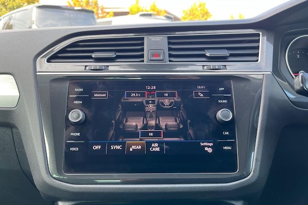 Used Volkswagen Tiguan 2018 for sale - 76104794: Photo 32