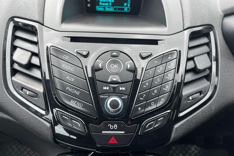 Used Ford Fiesta 2015 for sale - 77282634: Photo 34