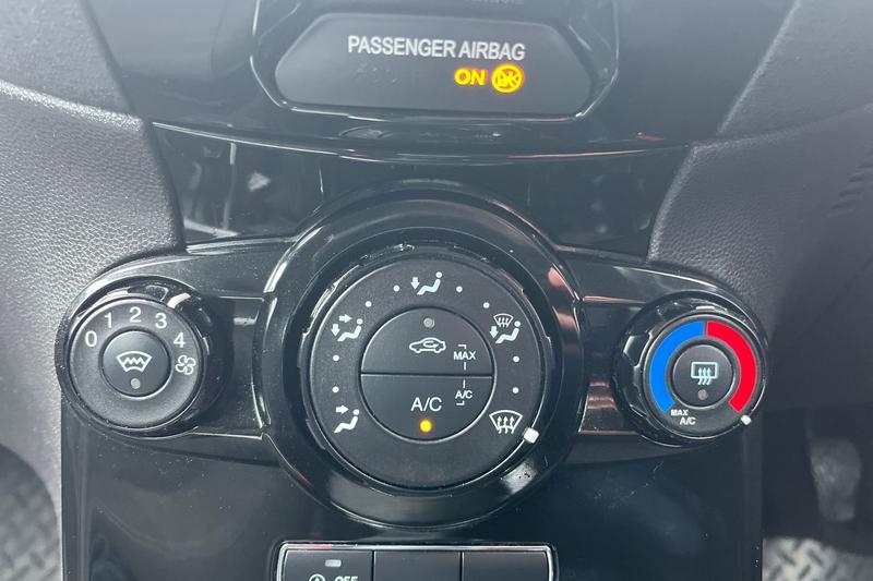 Used Ford Fiesta 2015 for sale - 77282634: Photo 35