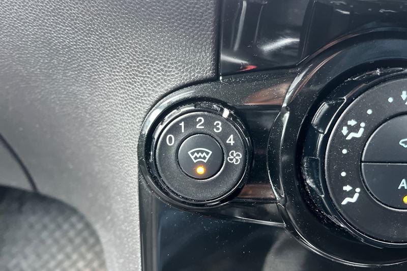 Used Ford Fiesta 2015 for sale - 77282634: Photo 38