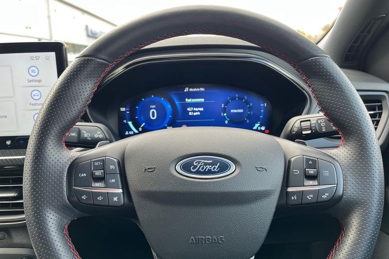 Used Ford Focus 2023 for sale - 76382081: Photo 12