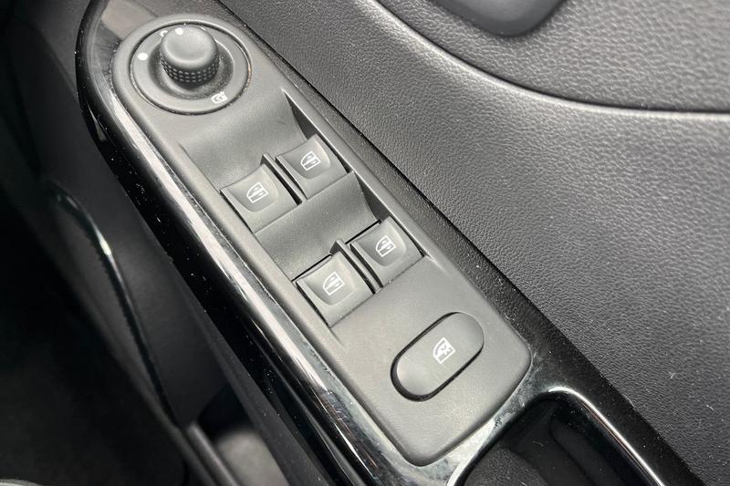 Used Renault Captur 2025 for sale - 78206216: Photo 16