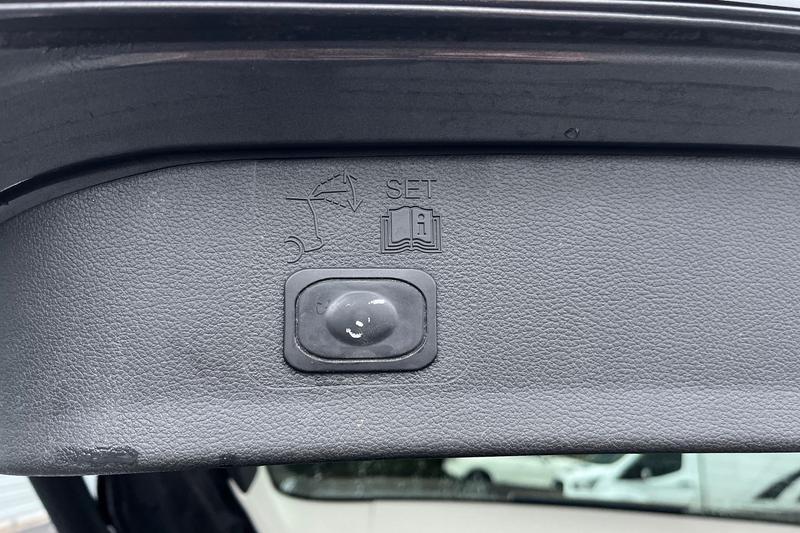 Used Ford Kuga 2017 for sale - 77647440: Photo 24