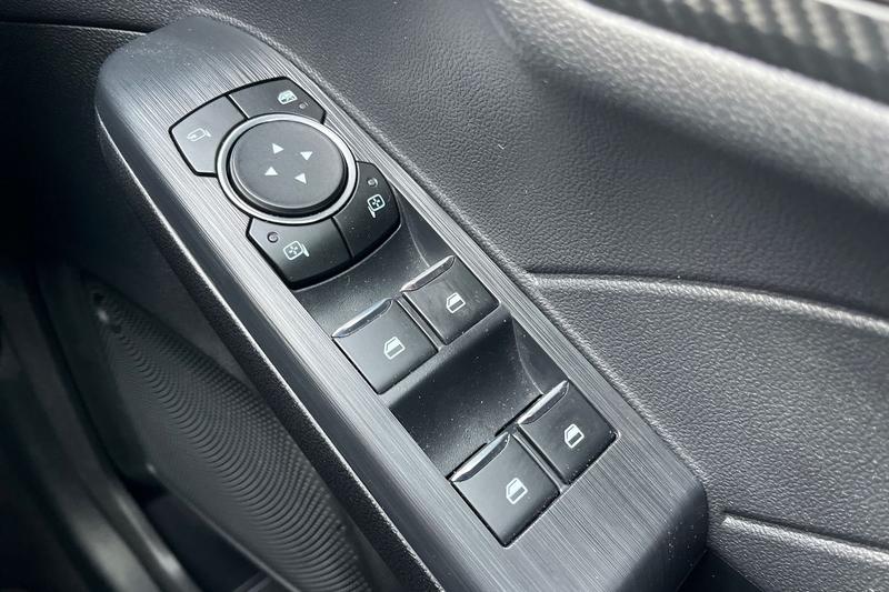 Used Ford Kuga 2025 for sale - 76984872: Photo 16